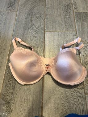 Maidenform light pink Underwire Lightly Lined Lace Full Coverage bra-size 40B